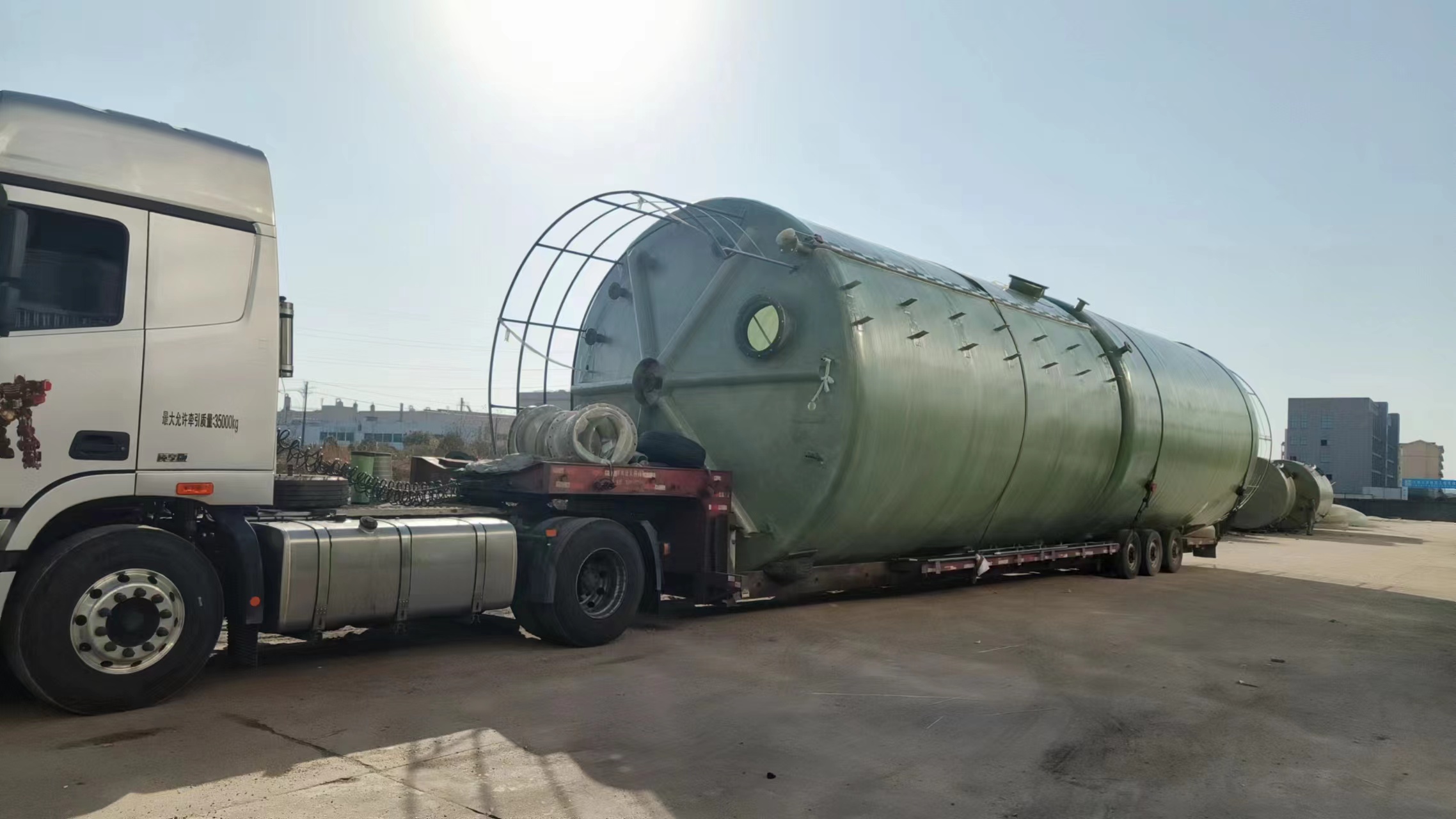 為江西大余某新能源公司生產的玻璃鋼儲罐